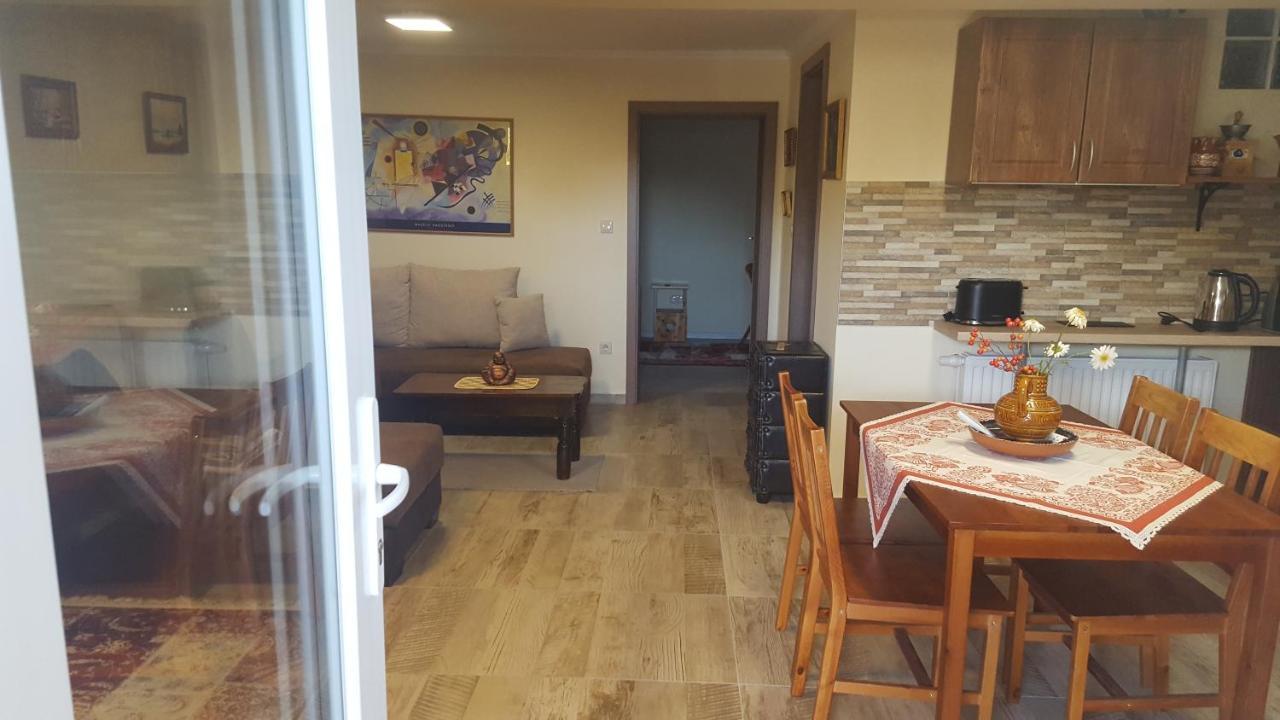 Gyoengyvirag Apartman Keszthely Exterior foto