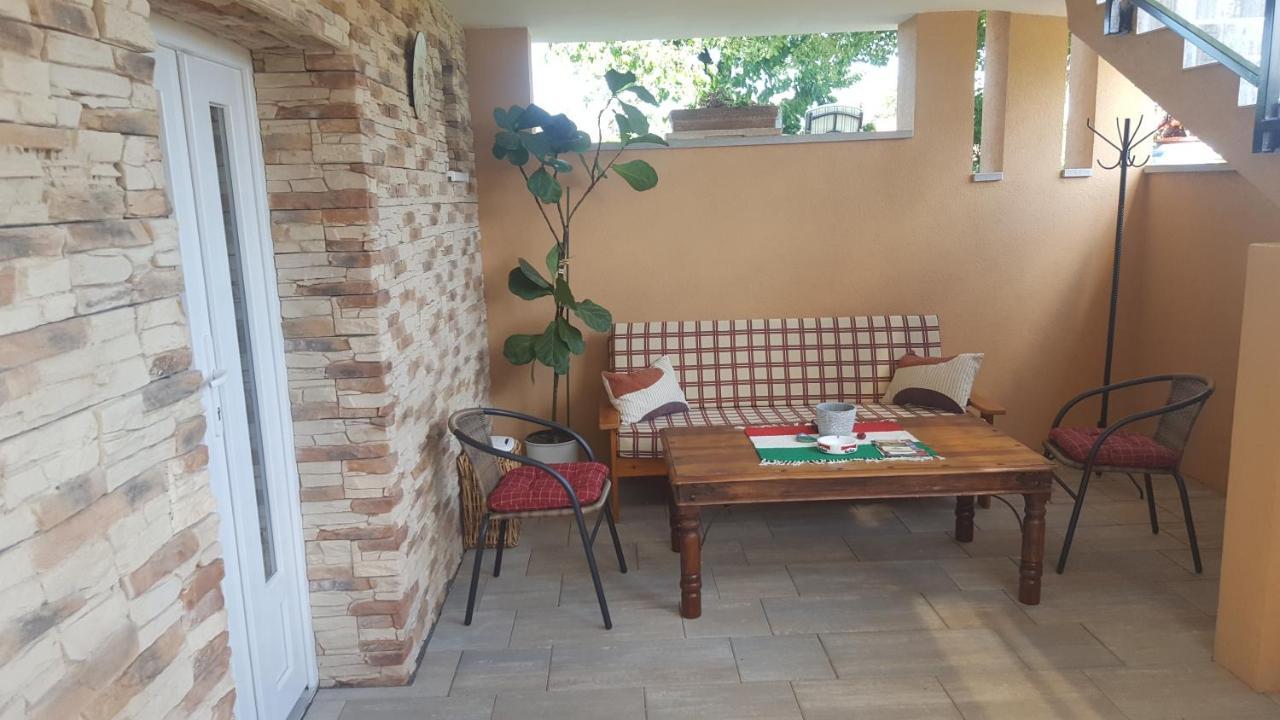 Gyoengyvirag Apartman Keszthely Exterior foto