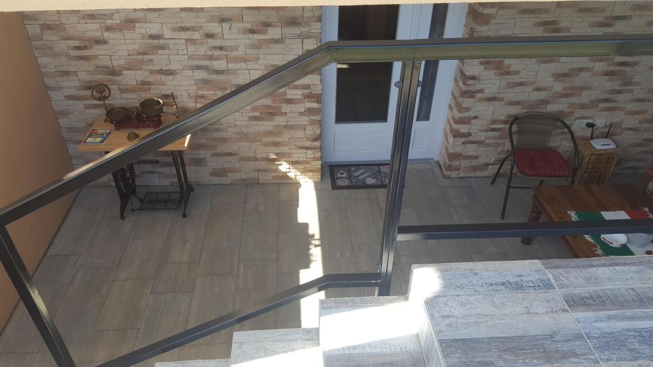 Gyoengyvirag Apartman Keszthely Exterior foto